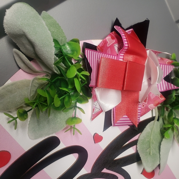 Pink and White 'Be Mine' Wall Art with Greenery - Picture 5 of 6